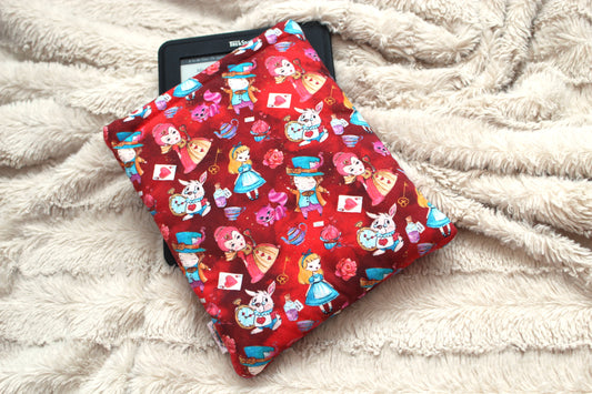 Funda literaria Alicia en el país de las maravillas (roja)